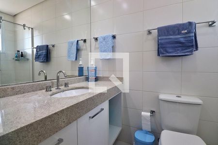Apartamento à venda com 227m², 4 quartos e 4 vagasBanheiro da Suíte 3