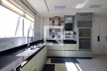 Apartamento à venda com 227m², 4 quartos e 4 vagasCozinha