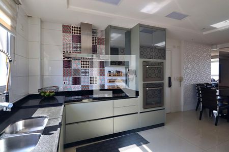 Apartamento à venda com 227m², 4 quartos e 4 vagasCozinha