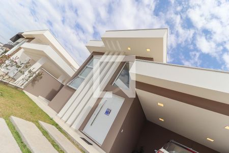 Casa de condomínio à venda com 262m², 3 quartos e 4 vagas Casa de condomínio à venda com 262m², 3 quartos e 4 vagasFachada