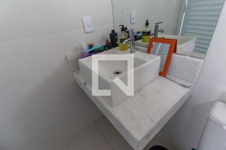 Casa de condomínio à venda com 262m², 3 quartos e 4 vagas Casa de condomínio à venda com 262m², 3 quartos e 4 vagasBanheiro da Piscina
