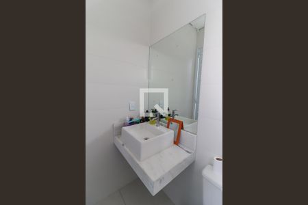 Casa de condomínio à venda com 262m², 3 quartos e 4 vagas Casa de condomínio à venda com 262m², 3 quartos e 4 vagasBanheiro da Piscina