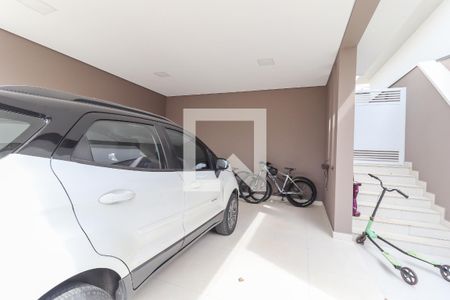 Casa de condomínio à venda com 262m², 3 quartos e 4 vagas Casa de condomínio à venda com 262m², 3 quartos e 4 vagasGaragem