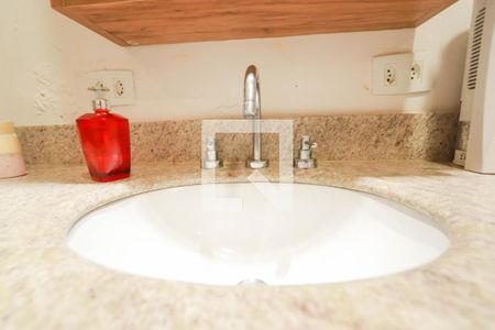 Casa à venda com 201m², 3 quartos e 2 vagas Casa à venda com 201m², 3 quartos e 2 vagasBanheiro