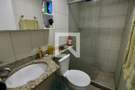 Apartamento à venda com 70m², 2 quartos e 1 vaga Apartamento à venda com 70m², 2 quartos e 1 vagaBanheiro da Suíte