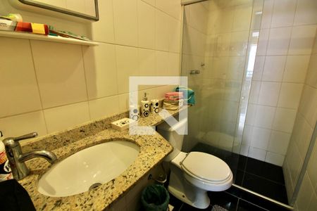 Apartamento à venda com 70m², 2 quartos e 1 vaga Apartamento à venda com 70m², 2 quartos e 1 vagaBanheiro Social