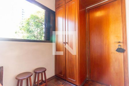 Apartamento à venda com 312m², 4 quartos e 3 vagas Apartamento à venda com 312m², 4 quartos e 3 vagasQuarto de Serviço