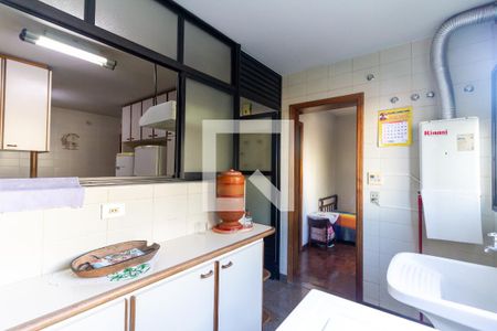 Apartamento à venda com 312m², 4 quartos e 3 vagas Apartamento à venda com 312m², 4 quartos e 3 vagasÁrea de Serviço