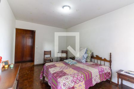 Apartamento à venda com 312m², 4 quartos e 3 vagas Apartamento à venda com 312m², 4 quartos e 3 vagasQuarto 2 - Suíte