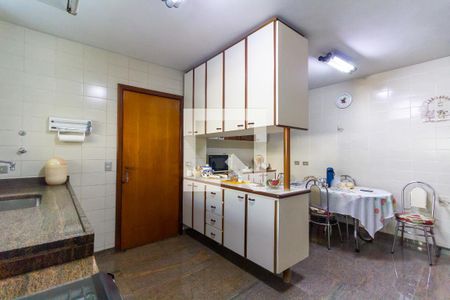 Apartamento à venda com 312m², 4 quartos e 3 vagas Apartamento à venda com 312m², 4 quartos e 3 vagasCozinha