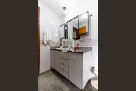 Apartamento à venda com 312m², 4 quartos e 3 vagas Apartamento à venda com 312m², 4 quartos e 3 vagasBanheiro da Suíte 2