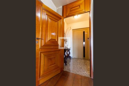 Apartamento à venda com 312m², 4 quartos e 3 vagas Apartamento à venda com 312m², 4 quartos e 3 vagasHall privativo