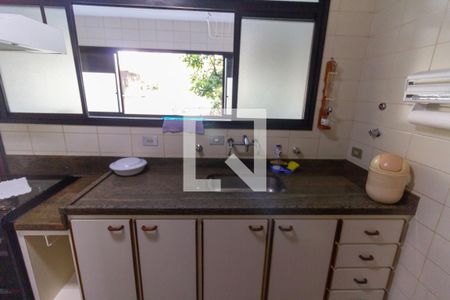 Apartamento à venda com 312m², 4 quartos e 3 vagas Apartamento à venda com 312m², 4 quartos e 3 vagasCozinha