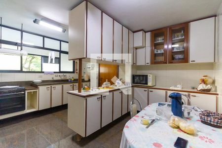 Apartamento à venda com 312m², 4 quartos e 3 vagas Apartamento à venda com 312m², 4 quartos e 3 vagasCozinha