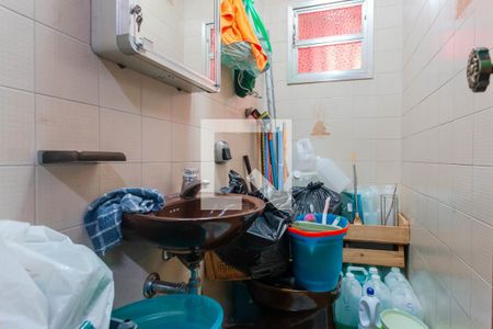 Casa à venda com 346m², 4 quartos e 4 vagas Casa à venda com 346m², 4 quartos e 4 vagasBanheiro de serviço