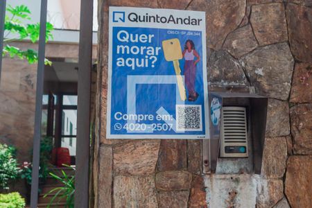 Casa à venda com 346m², 4 quartos e 4 vagas Casa à venda com 346m², 4 quartos e 4 vagasplaquinha