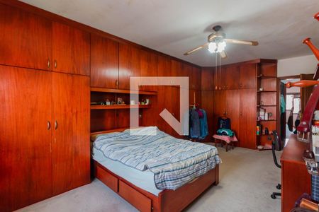 Casa à venda com 346m², 4 quartos e 4 vagas Casa à venda com 346m², 4 quartos e 4 vagasSuíte 1