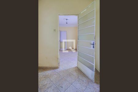 Quarto 1 de kitnet/studio para alugar com 2 quartos, 60m² em Cachoeirinha, Belo Horizonte