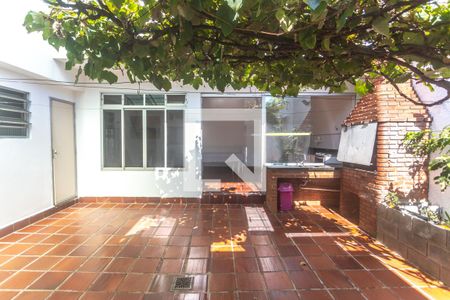 Casa à venda com 185m², 2 quartos e 2 vagas Casa à venda com 185m², 2 quartos e 2 vagasVista quarto 2