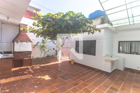 Casa à venda com 185m², 2 quartos e 2 vagas Casa à venda com 185m², 2 quartos e 2 vagasQuintal