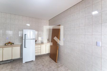 Casa à venda com 185m², 2 quartos e 2 vagas Casa à venda com 185m², 2 quartos e 2 vagasCozinha