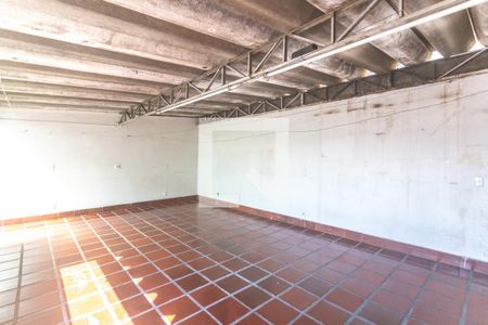 Casa à venda com 185m², 2 quartos e 2 vagas Casa à venda com 185m², 2 quartos e 2 vagasQuintal