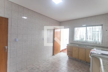 Casa à venda com 185m², 2 quartos e 2 vagas Casa à venda com 185m², 2 quartos e 2 vagasCozinha