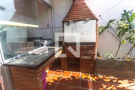 Casa à venda com 185m², 2 quartos e 2 vagas Casa à venda com 185m², 2 quartos e 2 vagasQuintal