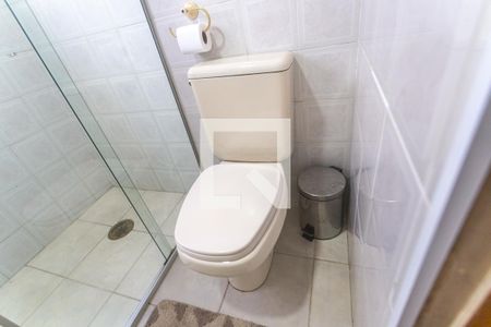 Casa à venda com 185m², 2 quartos e 2 vagas Casa à venda com 185m², 2 quartos e 2 vagasBanheiro social