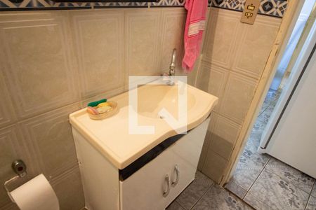 Casa à venda com 100m², 4 quartos e 2 vagas Casa à venda com 100m², 4 quartos e 2 vagasBanheiro