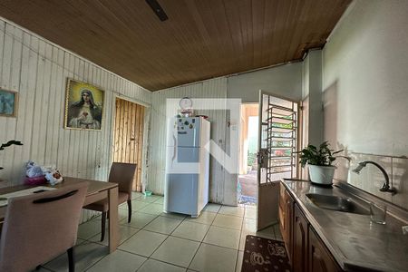 Casa à venda com 140m², 2 quartos e 2 vagasCozinha e Área de Serviço