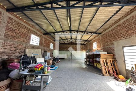 Casa à venda com 140m², 2 quartos e 2 vagasStudio