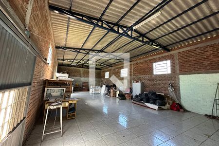 Casa à venda com 140m², 2 quartos e 2 vagasStudio