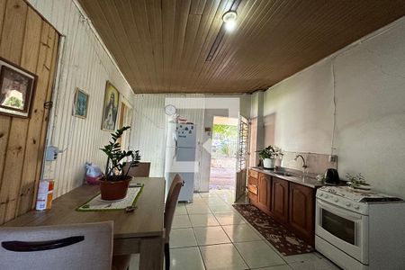 Casa à venda com 140m², 2 quartos e 2 vagasCozinha e Área de Serviço