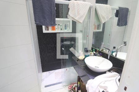 Casa à venda com 460m², 4 quartos e 7 vagasBanheiro Quarto 1 