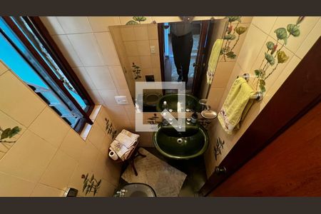 Casa à venda com 385m², 4 quartos e 5 vagasLavabo