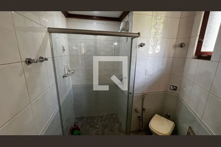 Casa à venda com 385m², 4 quartos e 5 vagasBanheiro