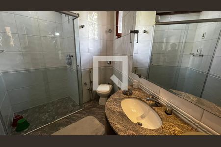 Casa à venda com 385m², 4 quartos e 5 vagasBanheiro