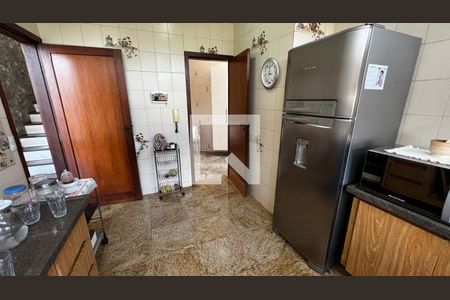 Casa à venda com 385m², 4 quartos e 5 vagasCozinha