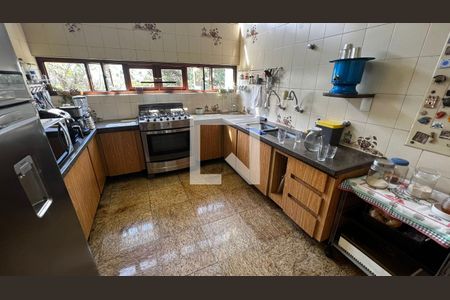 Casa à venda com 385m², 4 quartos e 5 vagasCozinha