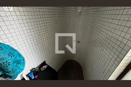 Casa à venda com 385m², 4 quartos e 5 vagasBanheiro quarto 3