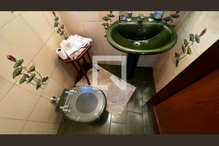 Casa à venda com 385m², 4 quartos e 5 vagasLavabo