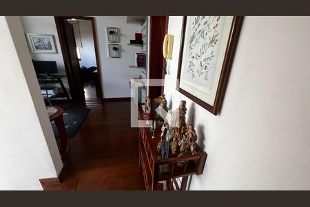 Casa à venda com 385m², 4 quartos e 5 vagasSala de estar