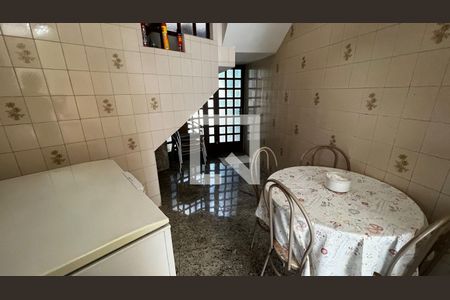 Casa à venda com 385m², 4 quartos e 5 vagasCozinha