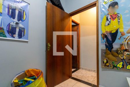 Casa à venda com 243m², 4 quartos e 2 vagasQuarto 2