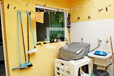 Casa de condomínio à venda com 120m², 3 quartos e 2 vagasÁrea de Serviço