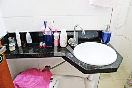 Casa de condomínio à venda com 120m², 3 quartos e 2 vagasBanheiro Corredor