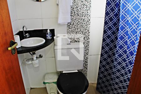 Casa de condomínio à venda com 120m², 3 quartos e 2 vagasBanheiro da Suíte