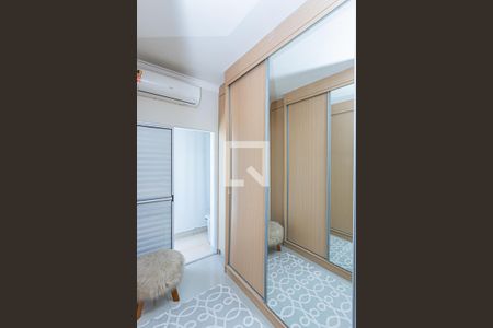 Casa para alugar com 170m², 4 quartos e 2 vagas Casa para alugar com 170m², 4 quartos e 2 vagasCloset suite