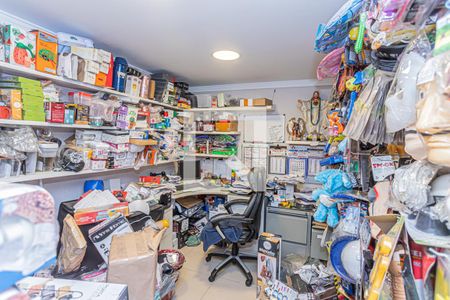 Casa para alugar com 170m², 4 quartos e 2 vagas Casa para alugar com 170m², 4 quartos e 2 vagasHome office